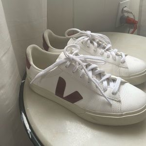 Veja net sustain sneakers